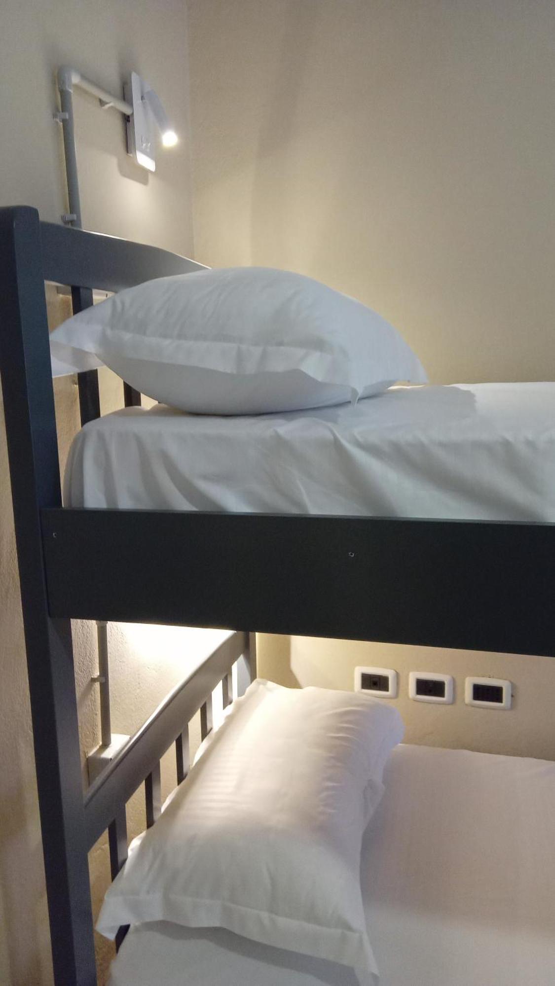 Mandarine Hostel 티라나 외부 사진