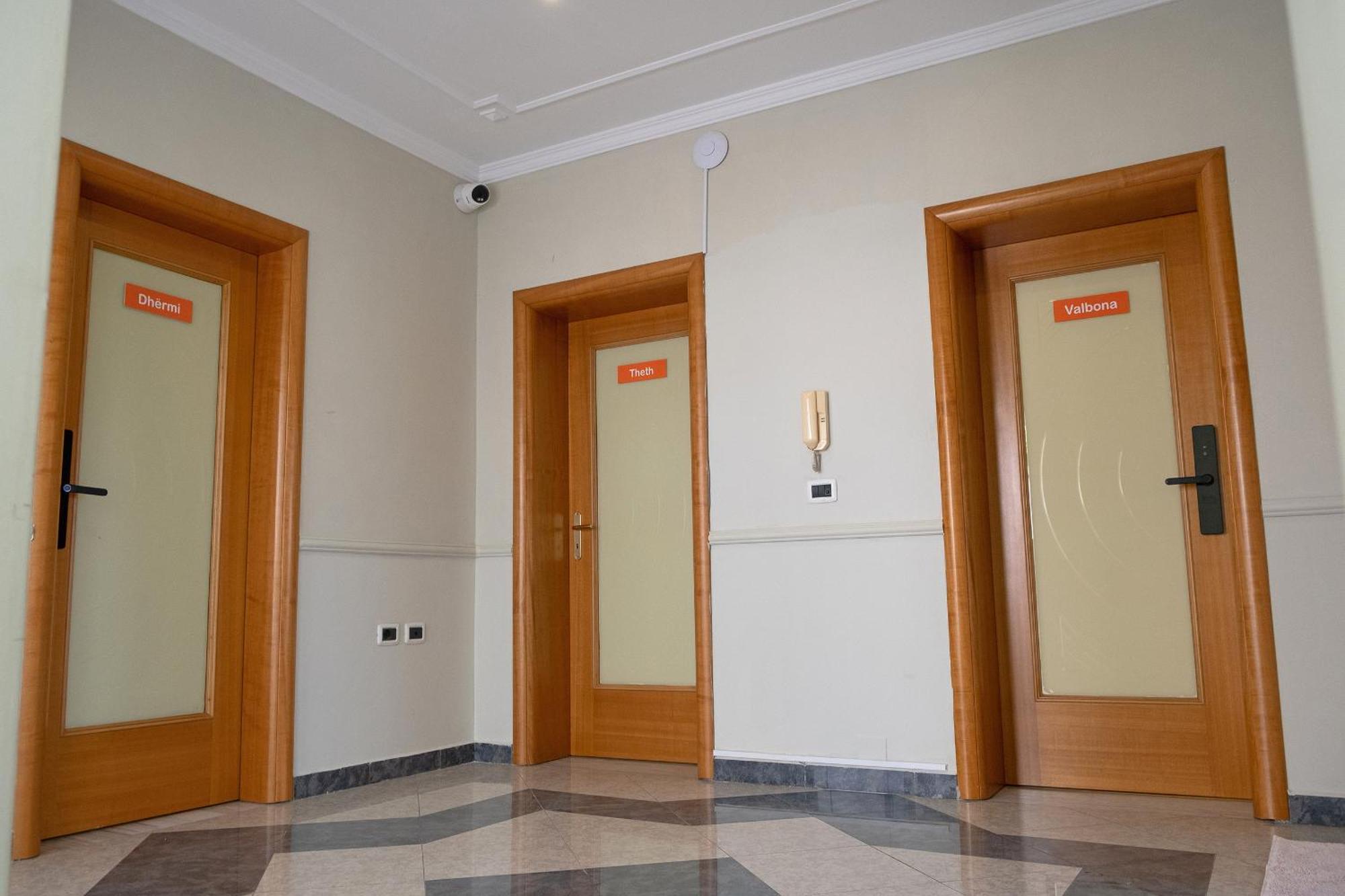 Mandarine Hostel 티라나 외부 사진
