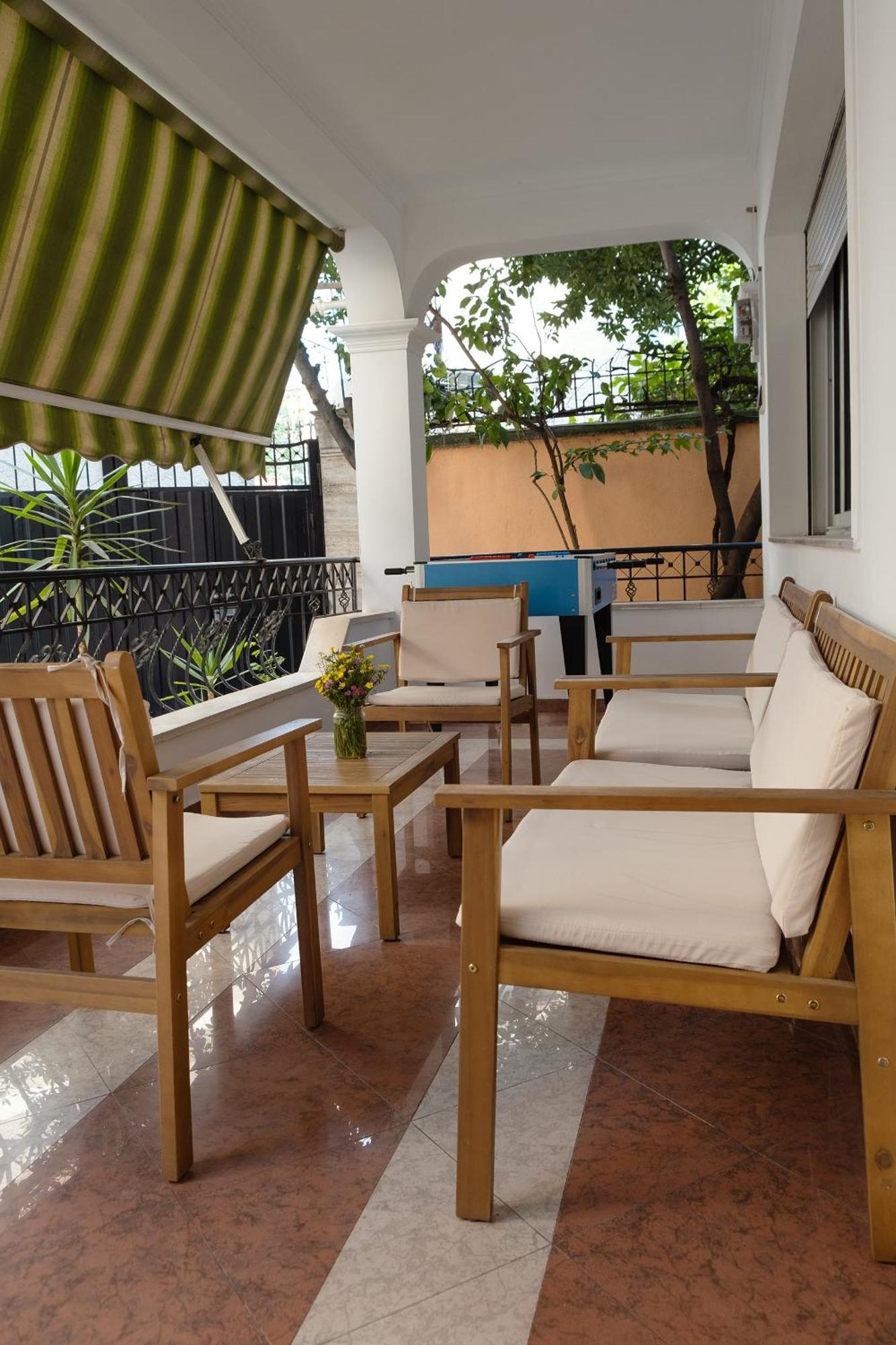 Mandarine Hostel 티라나 외부 사진