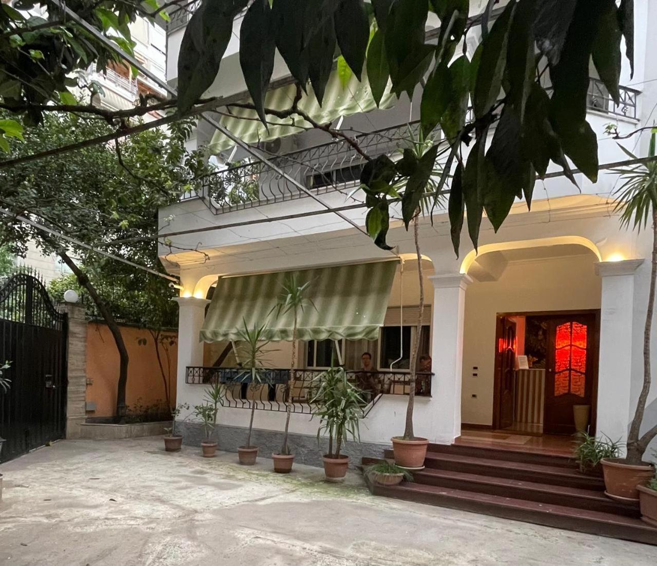 Mandarine Hostel 티라나 외부 사진