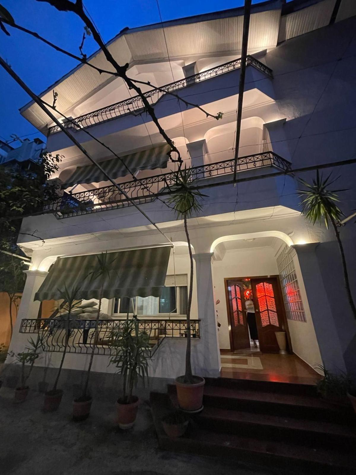 Mandarine Hostel 티라나 외부 사진