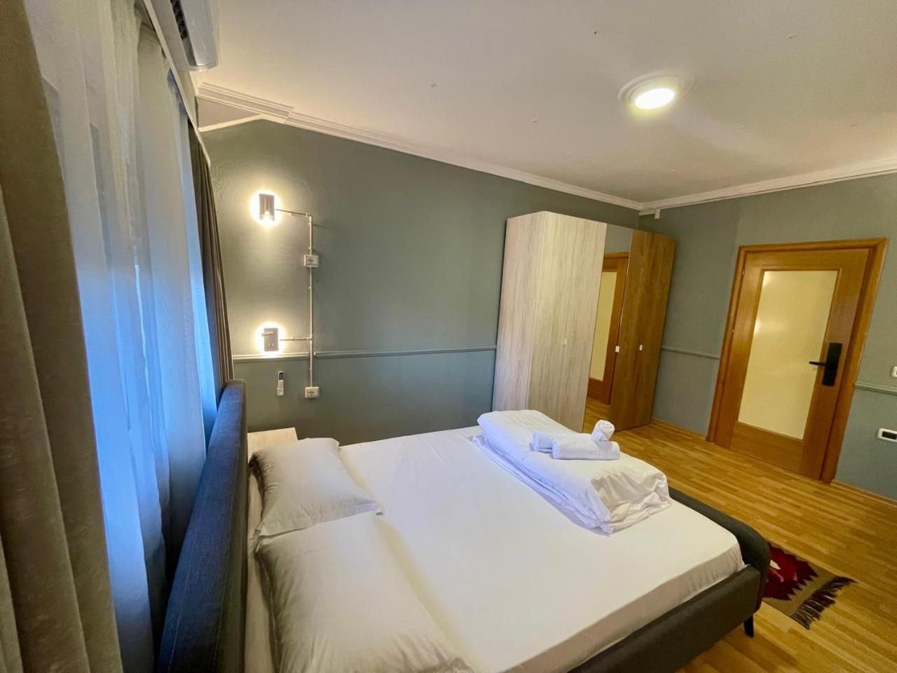 Mandarine Hostel 티라나 외부 사진