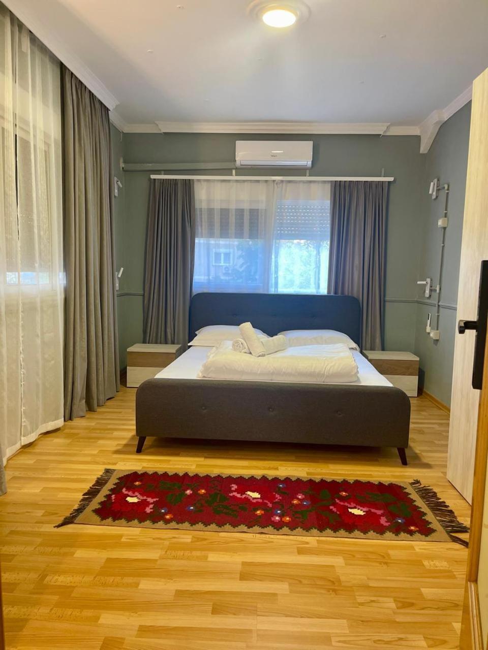Mandarine Hostel 티라나 외부 사진