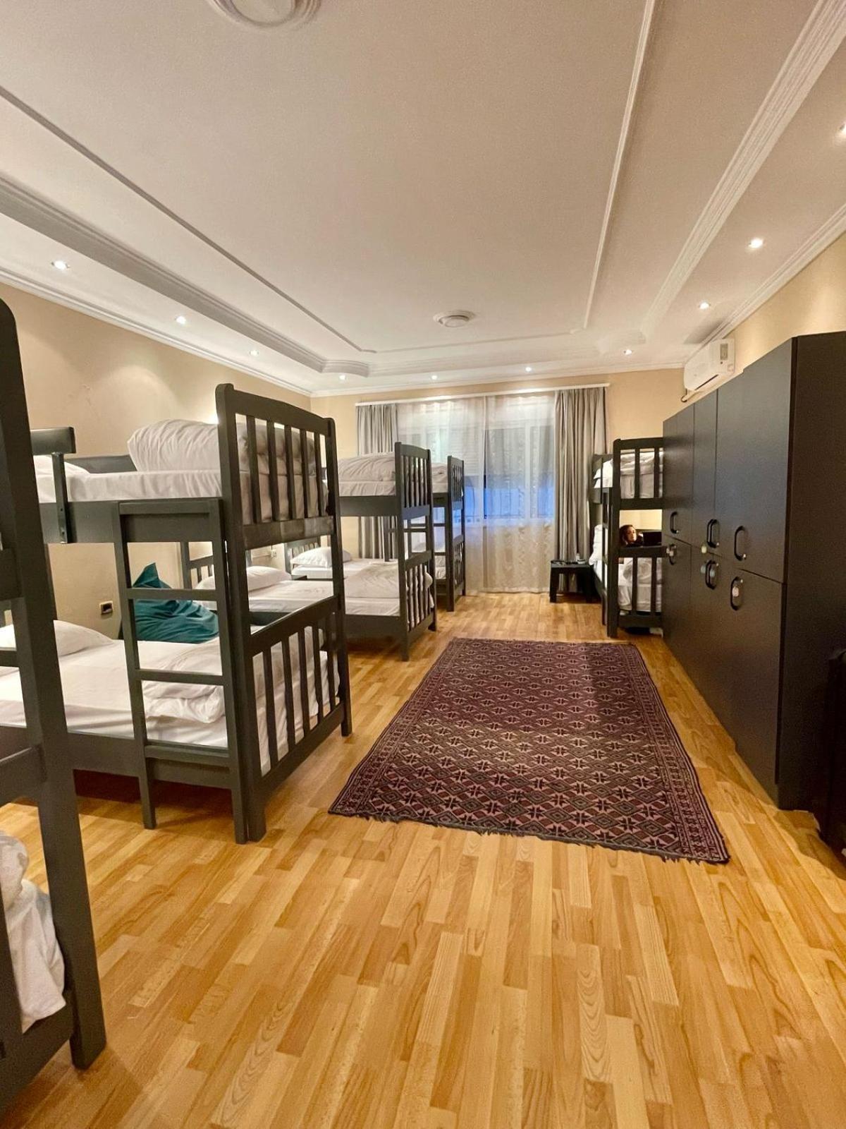 Mandarine Hostel 티라나 외부 사진